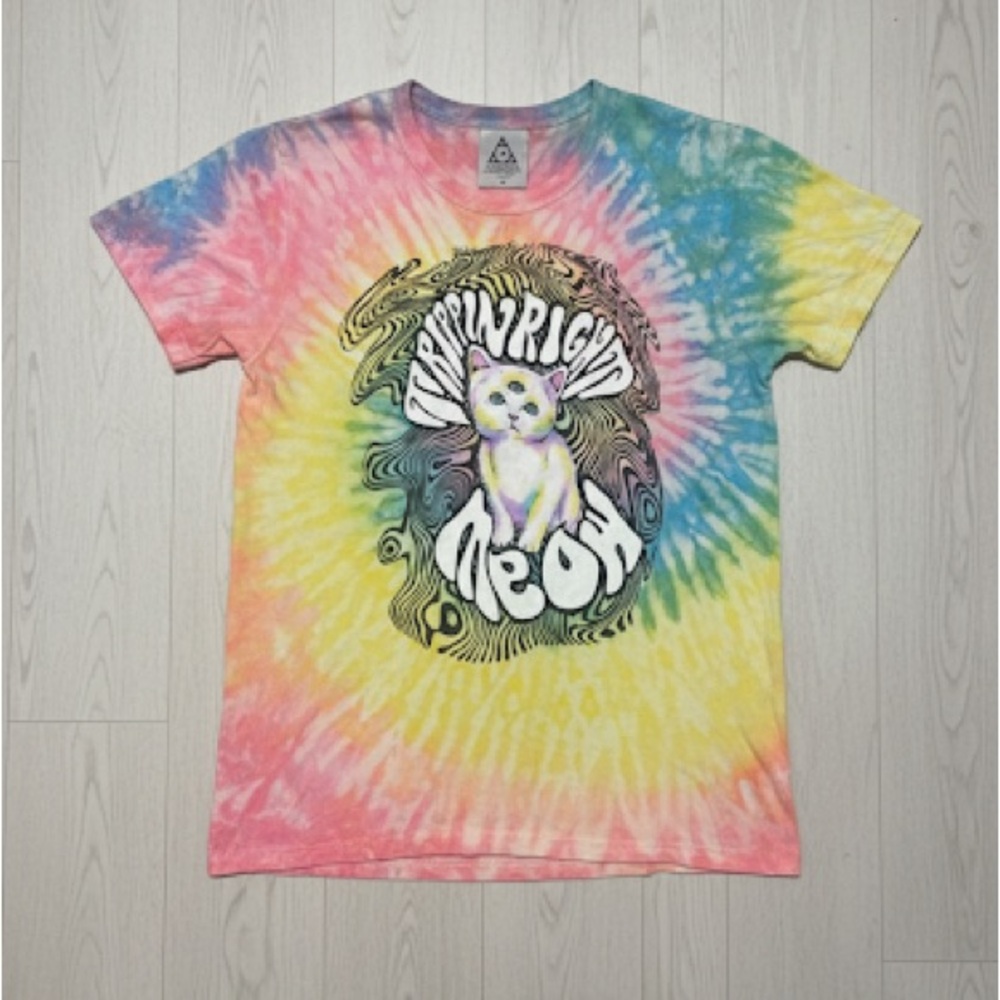 UNIF Trippin Right Meow Tie-Dye Cat Graphic Tee